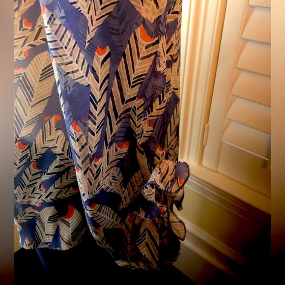 Jade Ruffle Neck Feather print Blouse - Picture 5 of 7